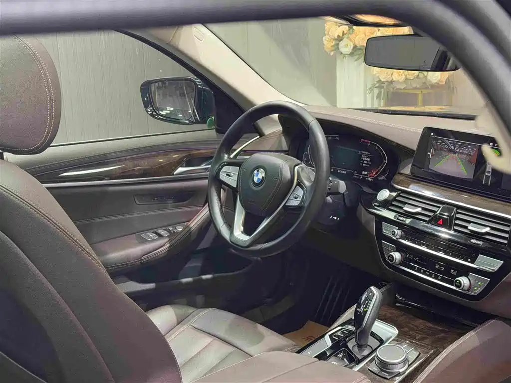 BMW 5 Series 2020 — фото 15