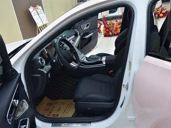 Mercedes-Benz C-Class 2024