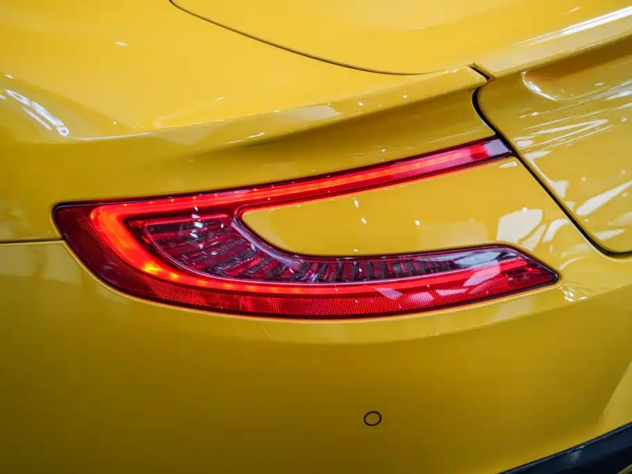 Aston Martin Vanquish 2015 — фото 16