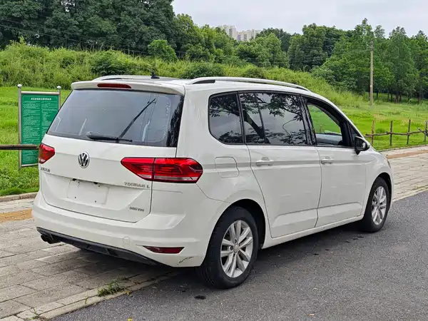 Volkswagen Touran 2016