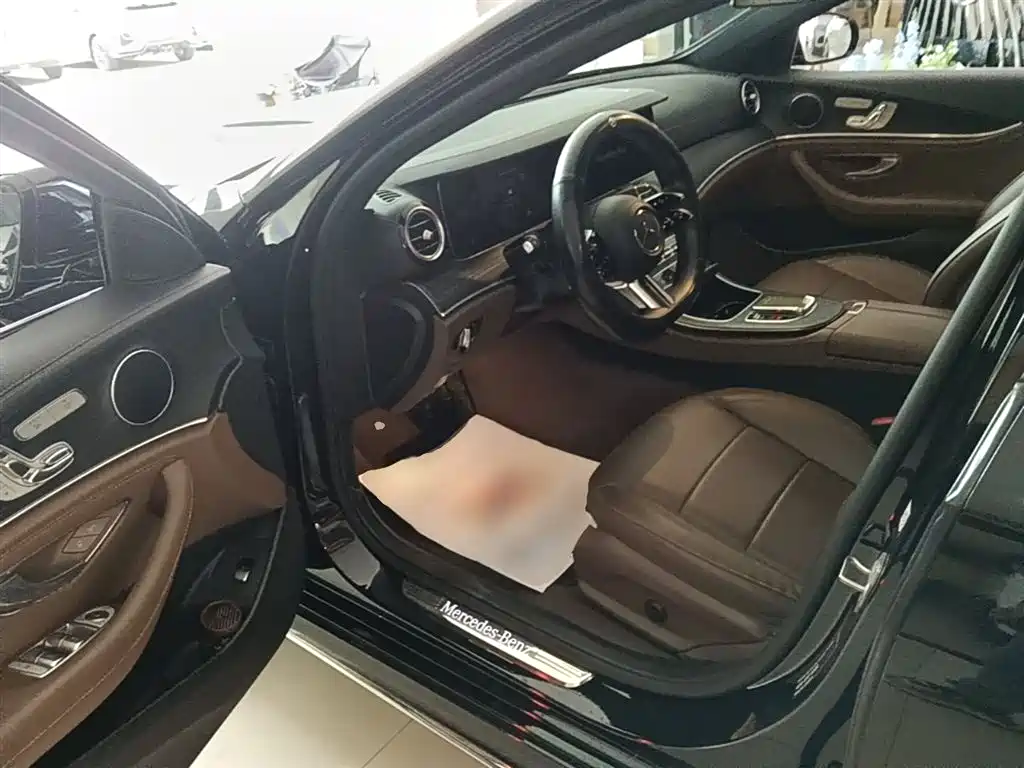 Mercedes-Benz E-Class 2021 — фото 16