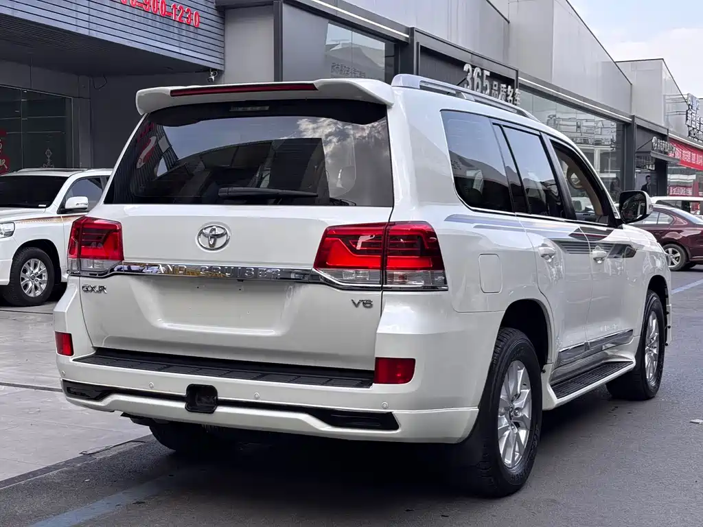 Toyota Land Cruiser 2017 — фото 14