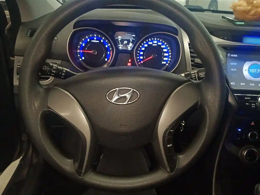 Hyundai Elantra Langdong 2015 — фото 11