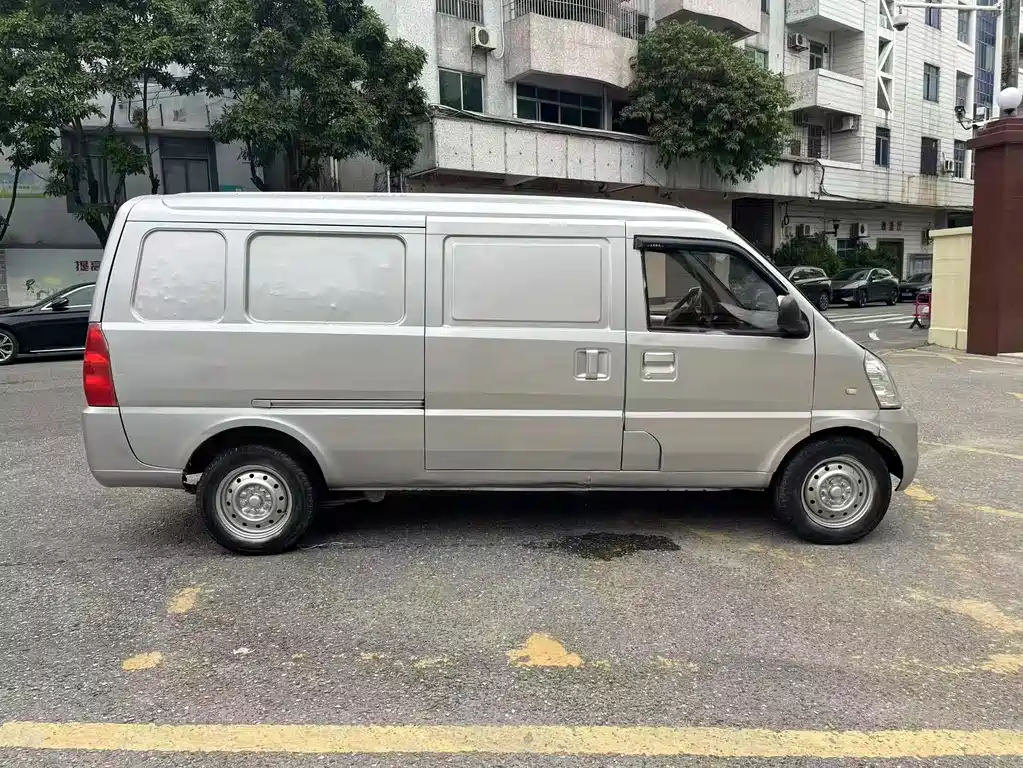 Wuling Rongguang 2020