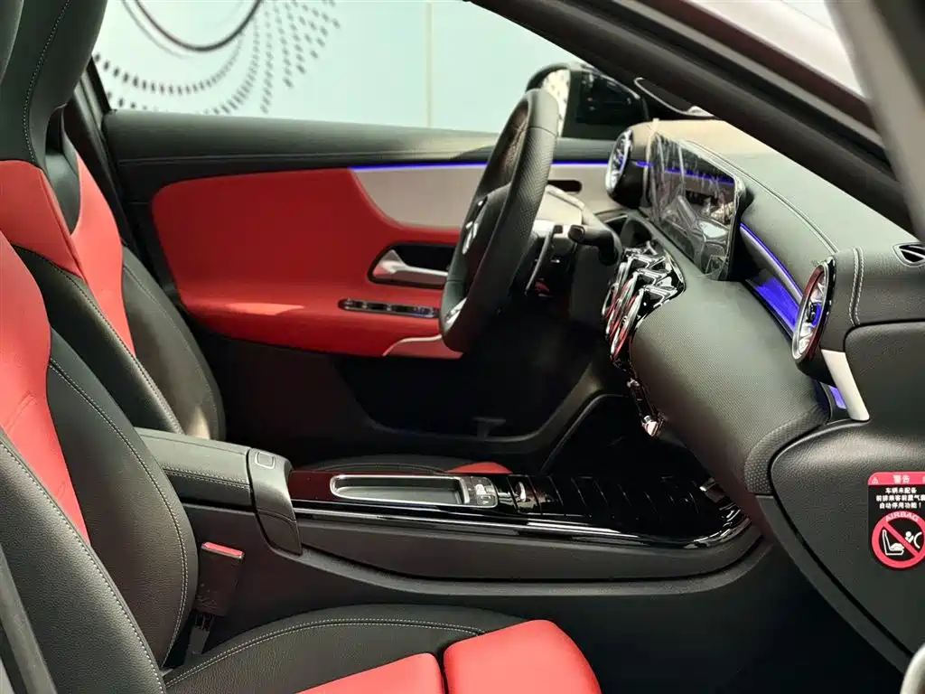 Mercedes-Benz A-Class AMG 2025 — фото 7