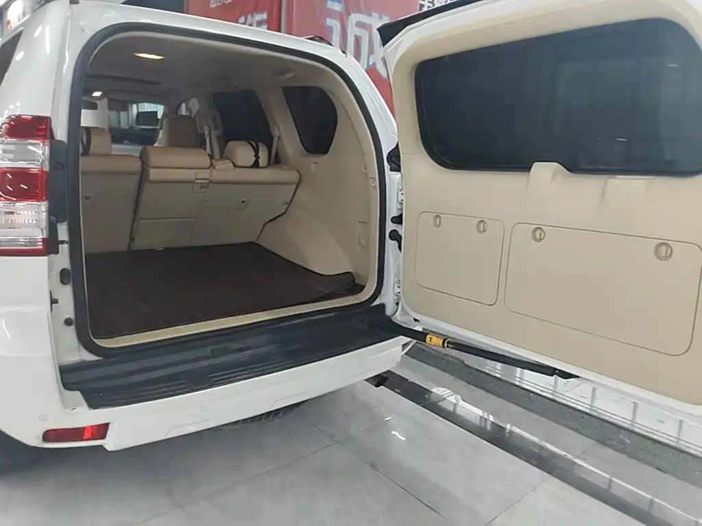 Toyota Prado 2017 — фото 19