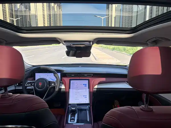 Hongqi H5 2025