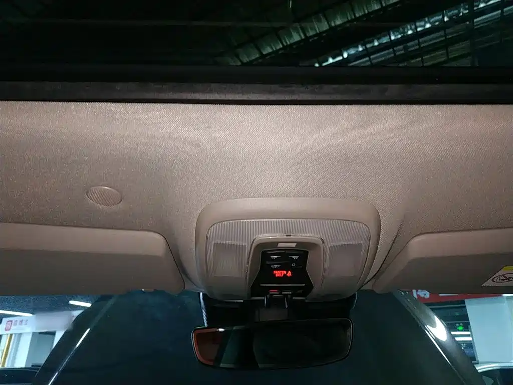 Volvo XC60 2017 — фото 14