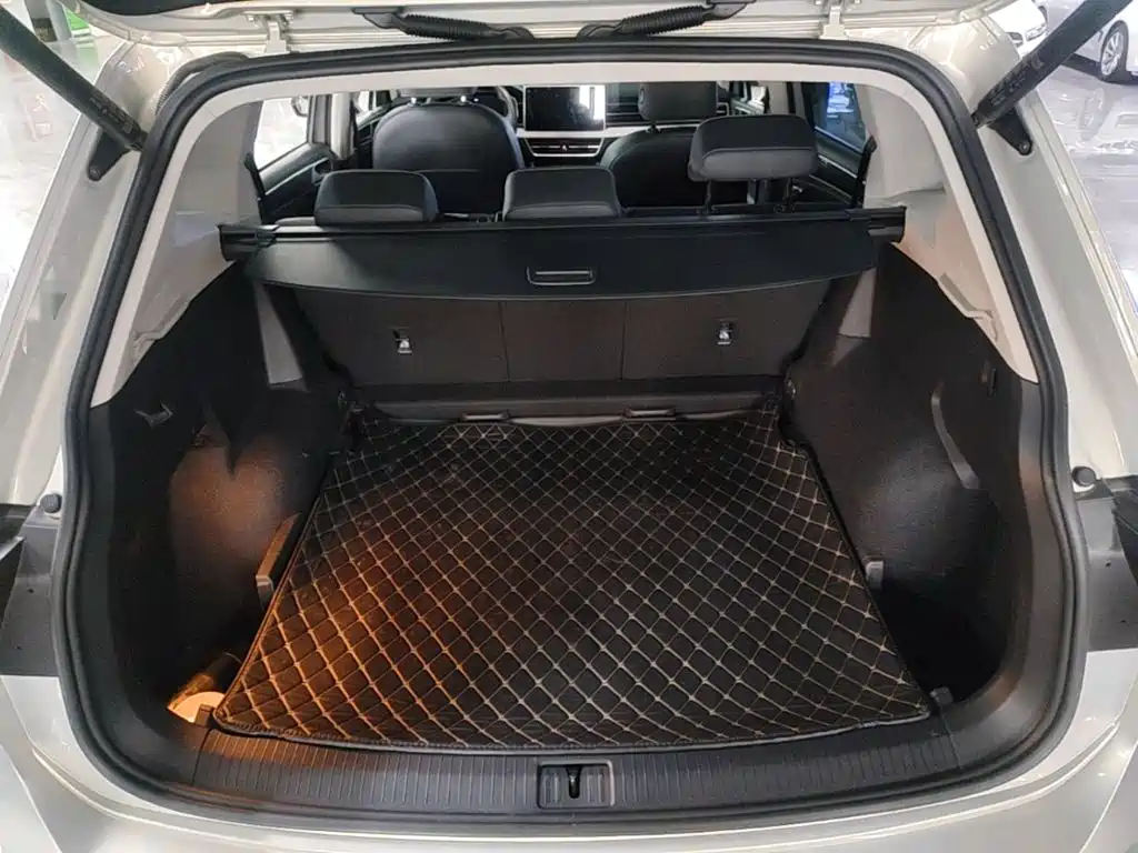 Volkswagen Tiguan L 2023 — фото 19
