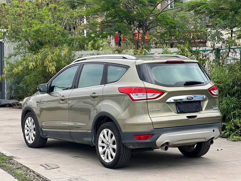 Ford Kuga 2013 — фото 4