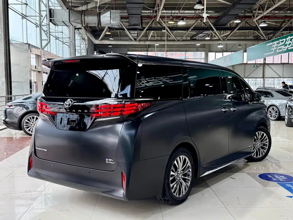 Toyota Alphard 2025 — фото 38