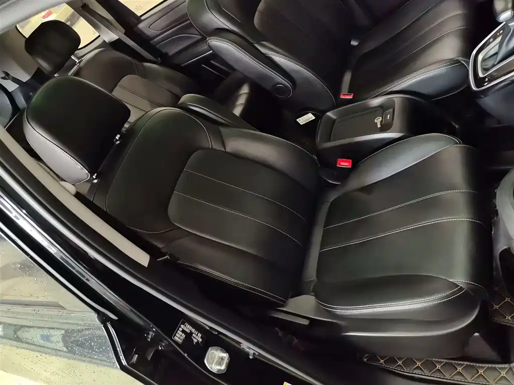 GAC Motor Trumpchi M6 2021 — фото 18