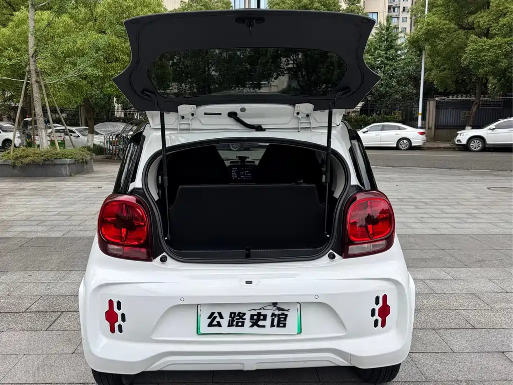 Roewe Clever 2022 — фото 14