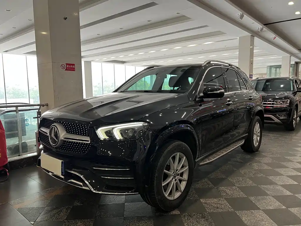 Mercedes-Benz GLE 2021 — фото 1