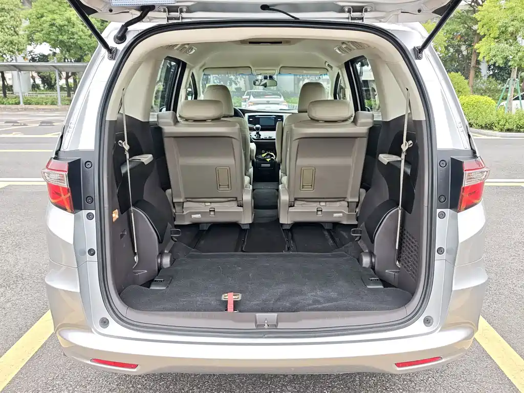 Honda Odyssey 2015 — фото 28