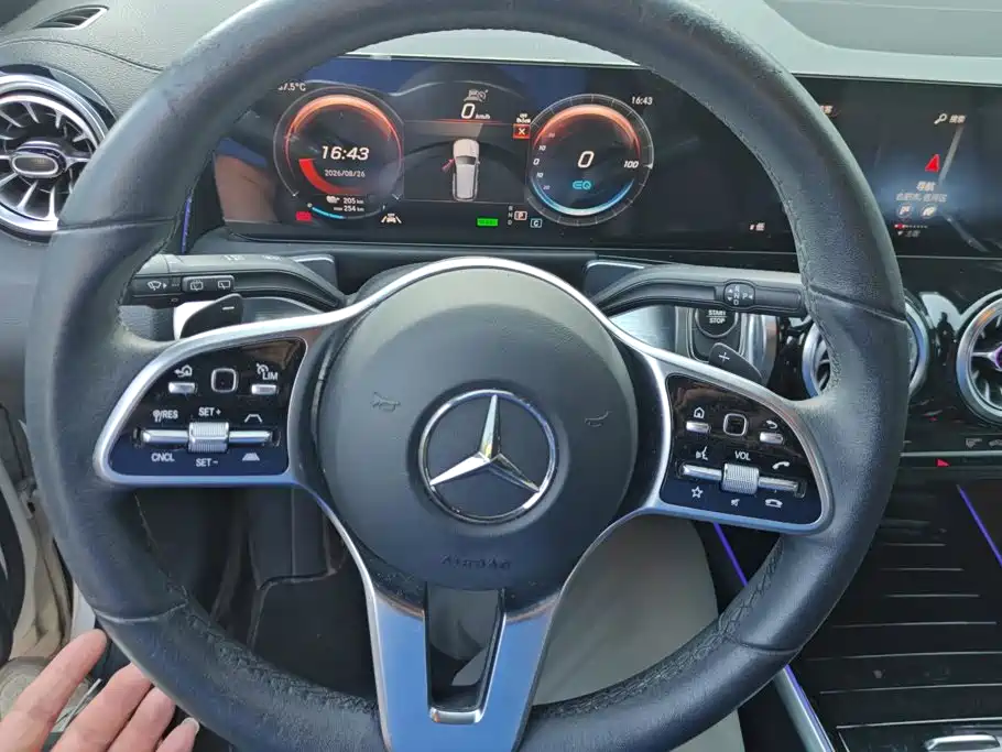 Mercedes-Benz EQB 2023 — фото 15