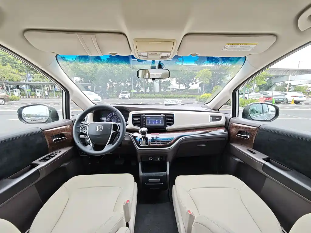 Honda Odyssey 2015 — фото 6