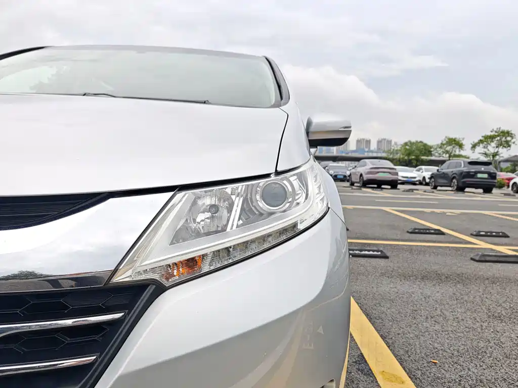 Honda Odyssey 2015 — фото 20
