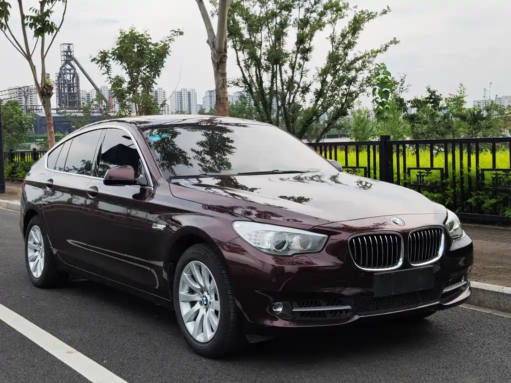 BMW 5 Series GT 2013 — фото 3