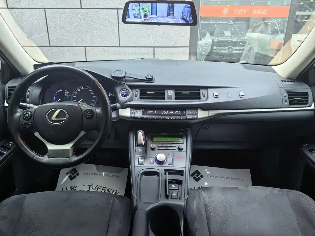 Lexus CT 2018 — фото 12