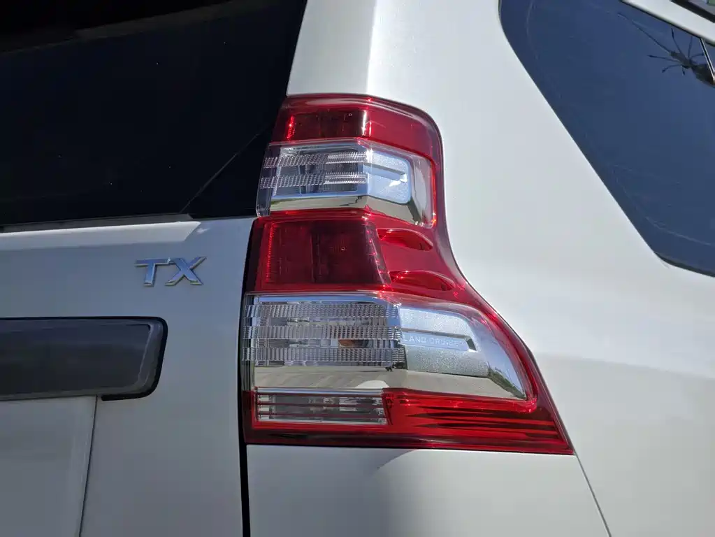 Toyota Prado 2018 — фото 18