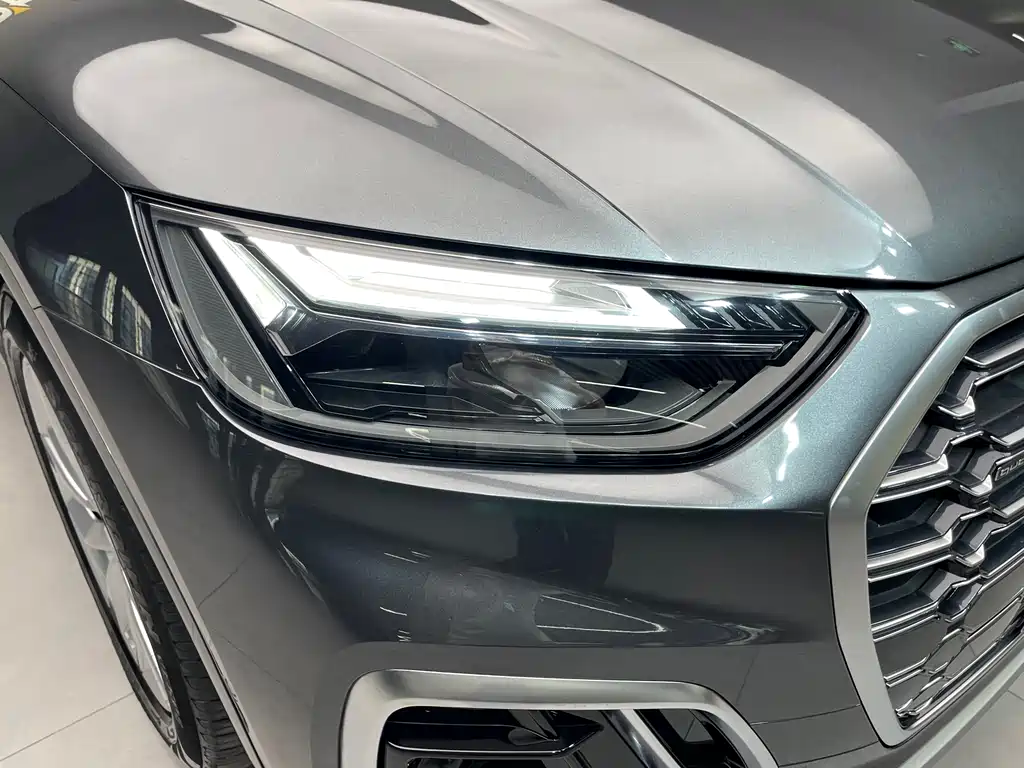 Audi Q5L 2023 — фото 24