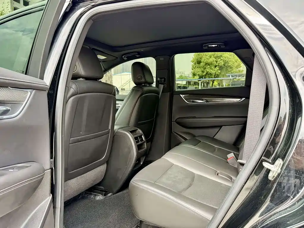 Cadillac XT5 2023 — фото 12