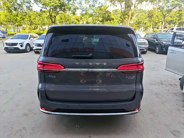 Roewe iMAX8 2024