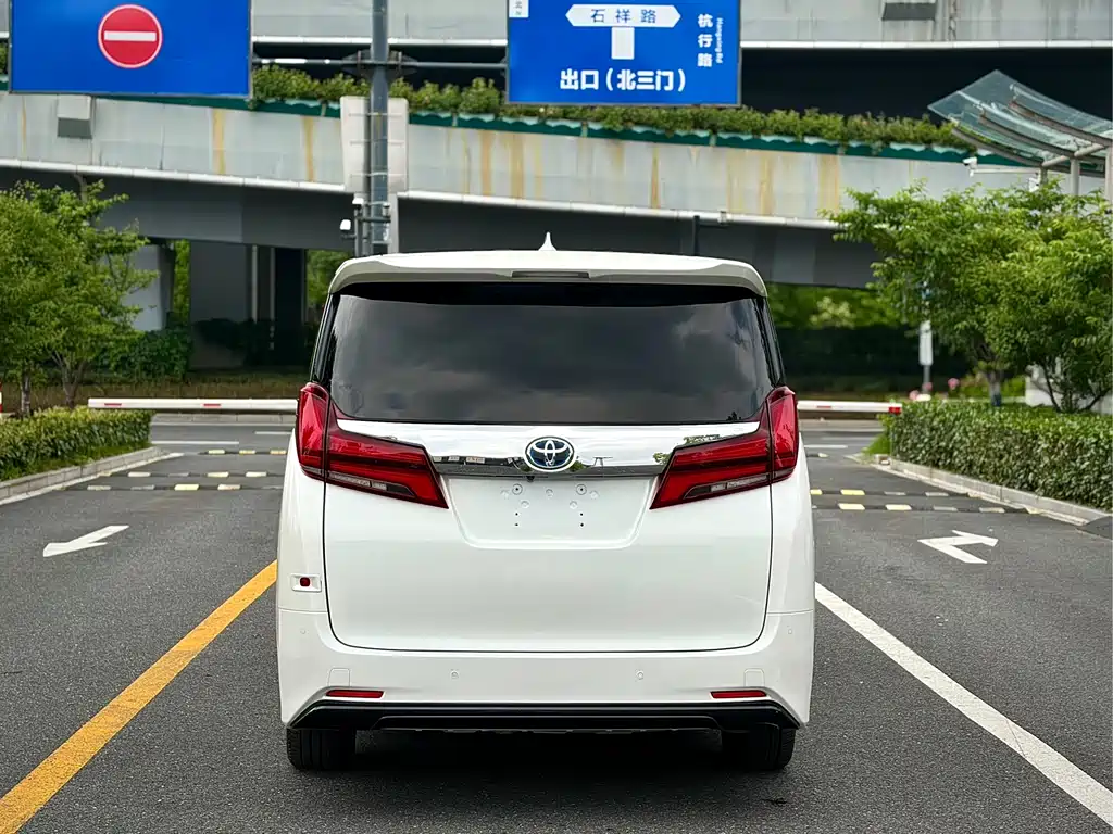 Toyota Alphard 2021 — фото 4