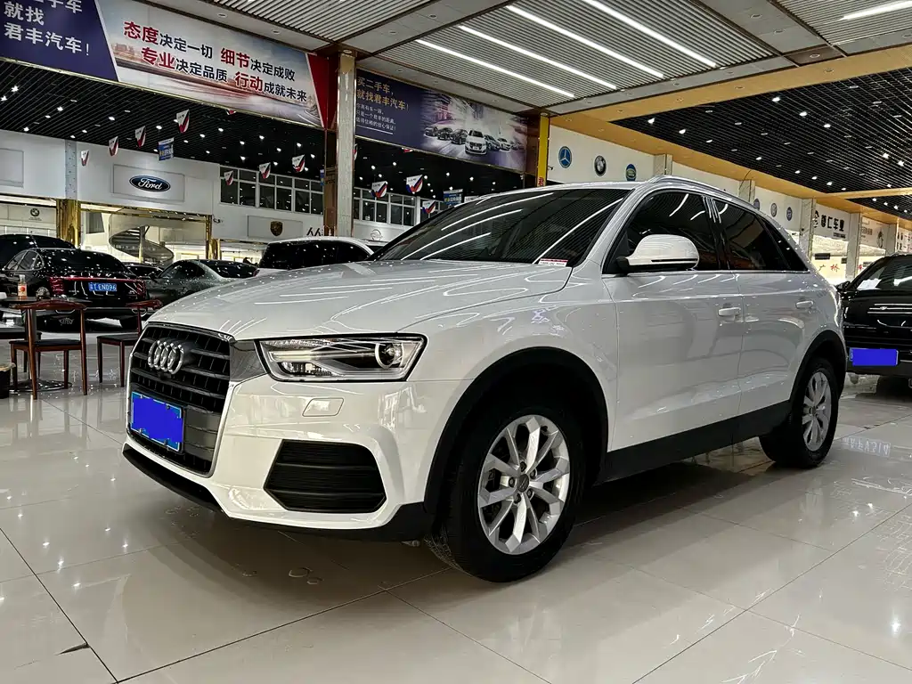 Audi Q3 2018 — фото 1