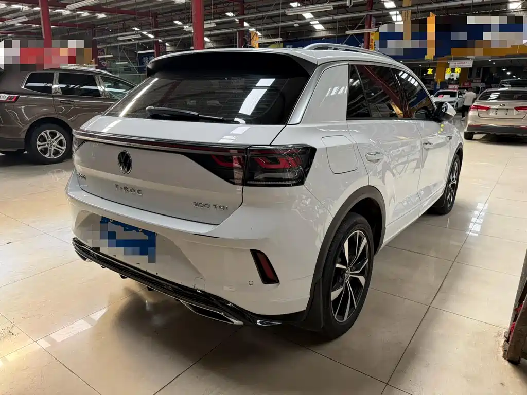 Volkswagen T-Roc 2023 — фото 8