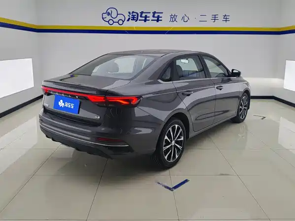 Geely Emgrand 2025