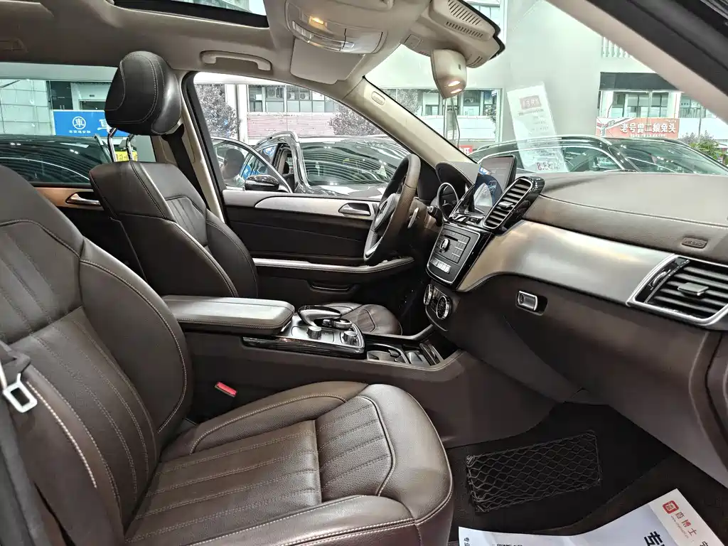 Mercedes-Benz GLS 2016 — фото 16