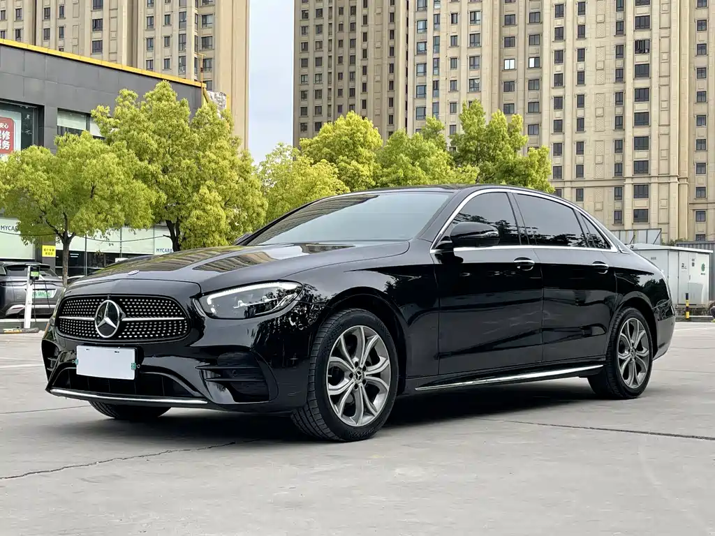 Mercedes-Benz E-Class 2022 — фото 1