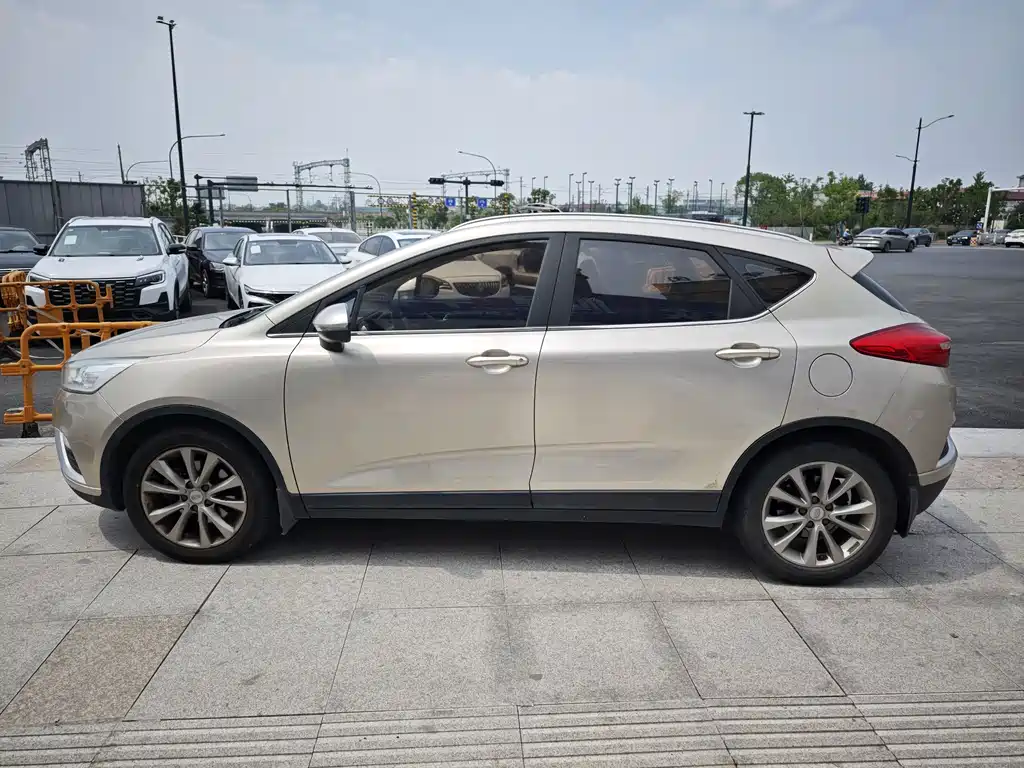 Geely Emgrand GS 2017 — фото 3