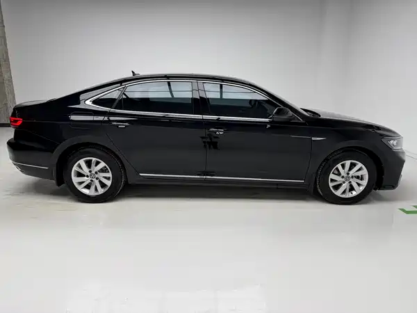 Volkswagen Passat Plug-In Hybrid 2022
