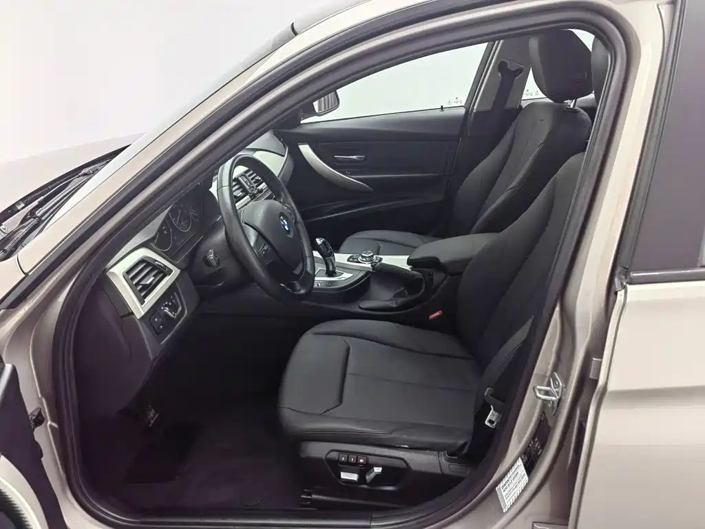 BMW 3 Series 2016 — фото 10