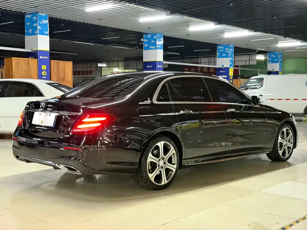 Mercedes-Benz E-Class 2017 — фото 10