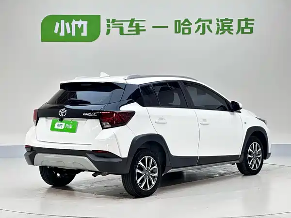 Toyota Yaris L 2022