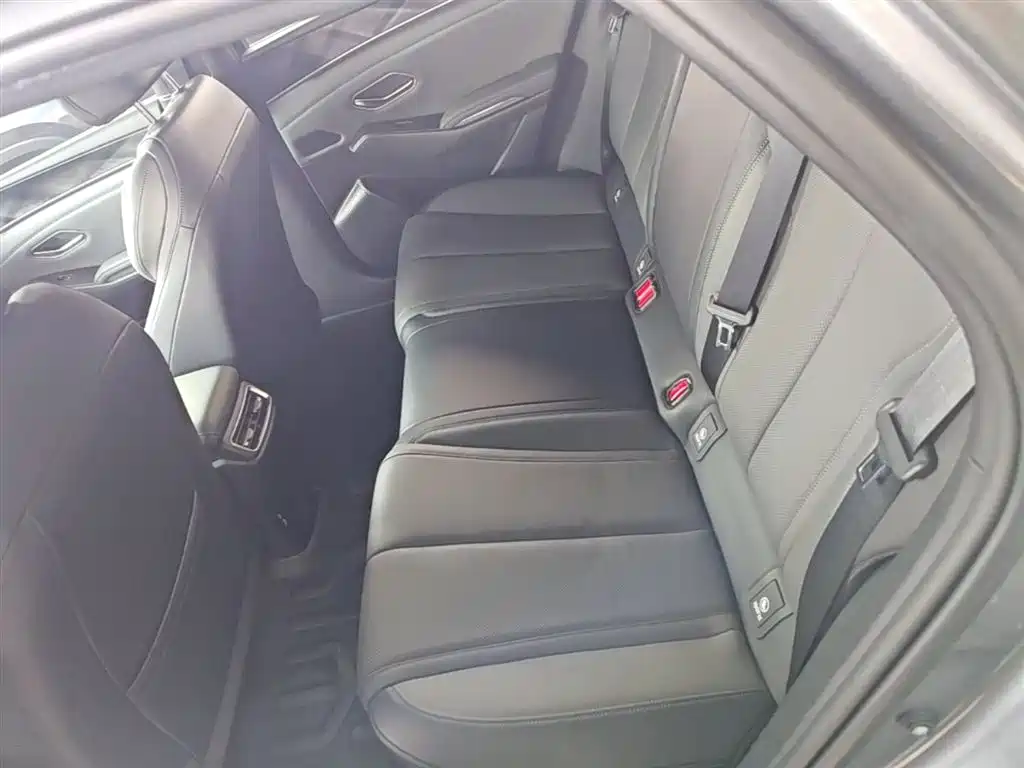 BYD Qin L 2025 — фото 17