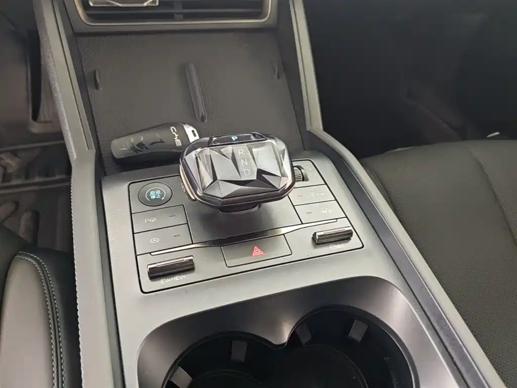 BYD Qin L 2025 — фото 14