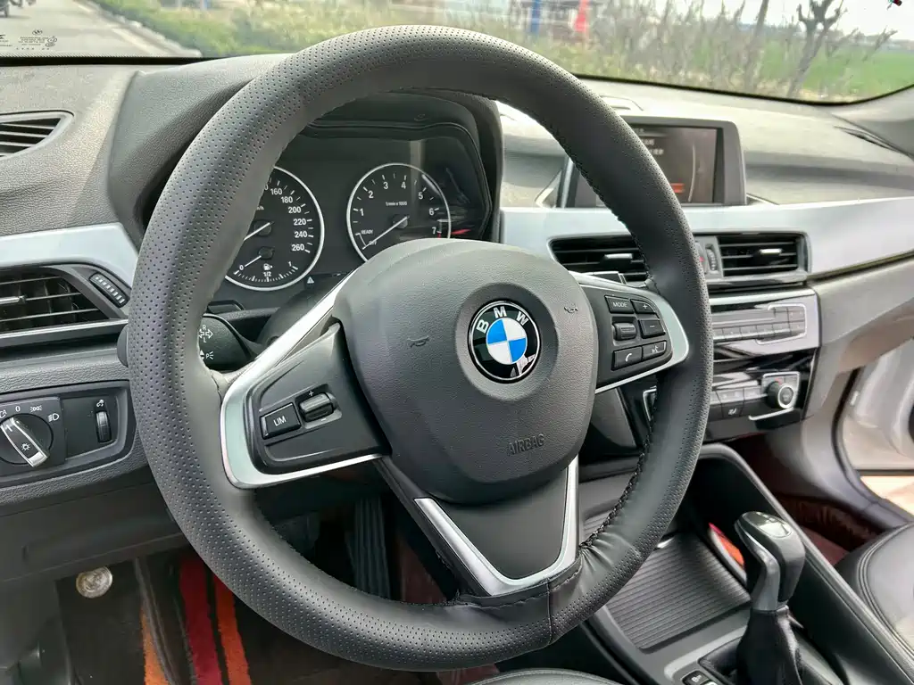 BMW X1 2017 — фото 8