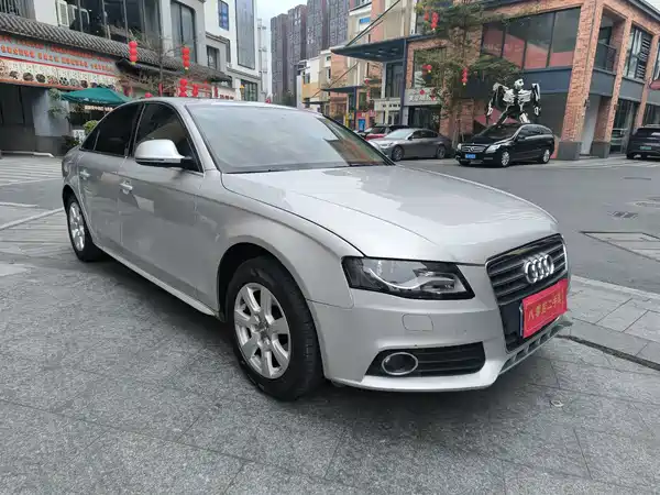 Audi A4L 2011