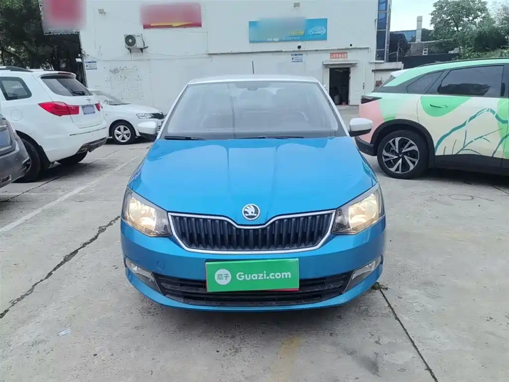Skoda Fabia 2015 — фото 3