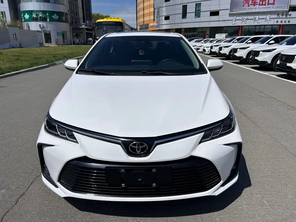 Toyota Corolla 2023 — фото 4