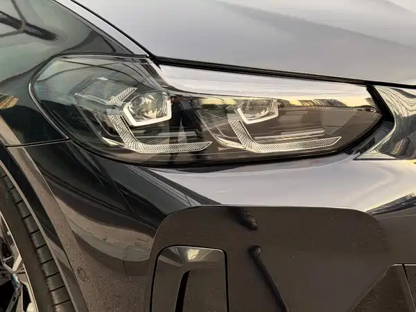 BMW iX3 2025