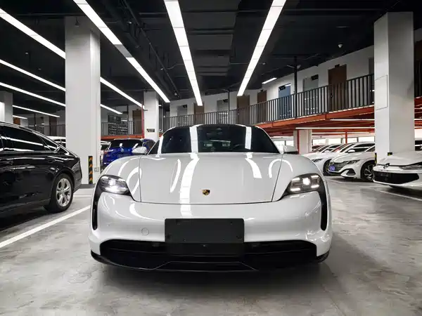 Porsche Taycan 2022