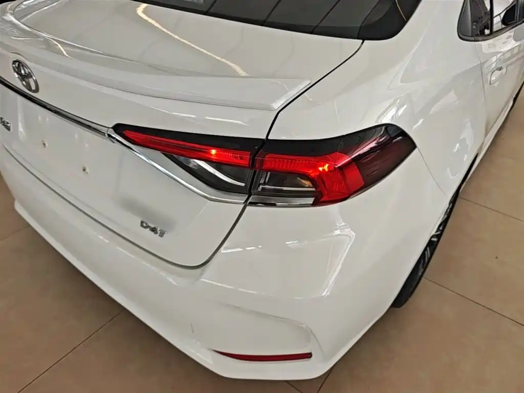 Toyota Corolla 2019 — фото 8