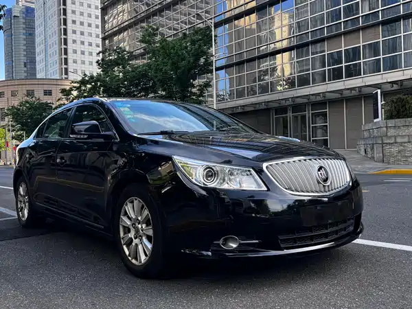 Buick LaCrosse 2011