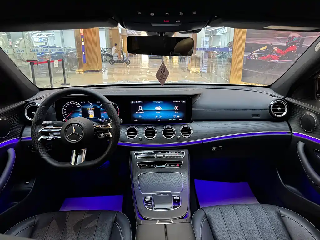 Mercedes-Benz E-Class 2022 — фото 13